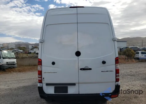 2016 Mercedes Benz Sprinter 2 - Trucks from USA, damaged, VIN WD3PE7DD9GP258454